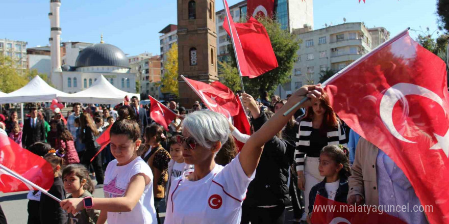 Siirt’te Cumhuriyetin 101’inci yılı çeşitli etkinliklerle kutlandı