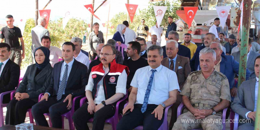 Siirt’te ‘Fıstık Festivali’ kapsamında fıstık hasadı yapıldı