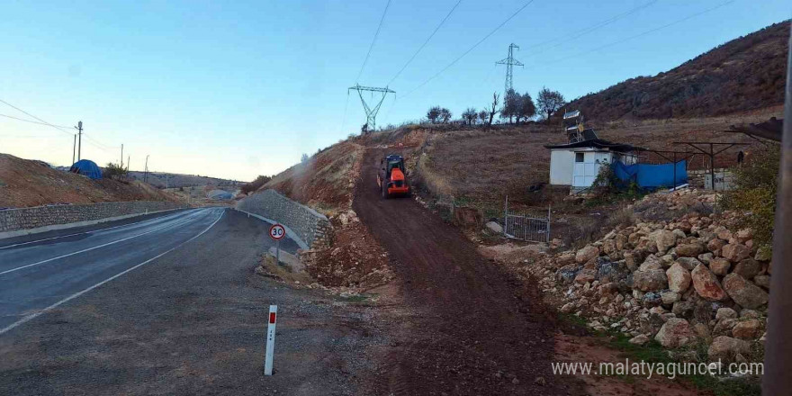 Siirt’te yol yapım çalışmaları devam ediyor