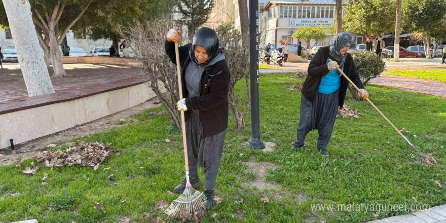 Silifke’de park ve yeşil alanlar bakıma alındı