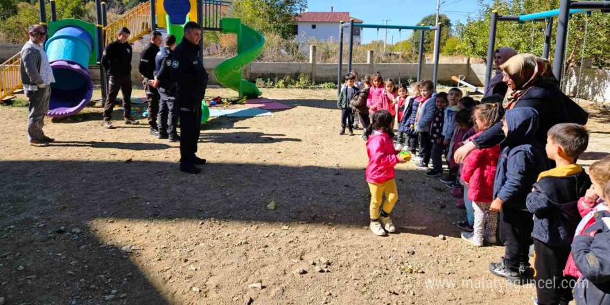 Simav’da miniklere polislik mesleği tanıtıldı