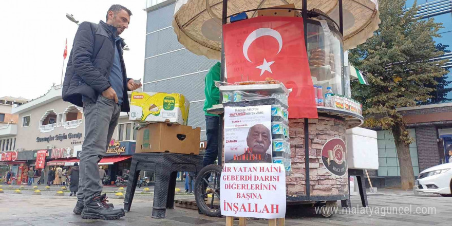 Simitçi, Fethullah Gülen’in ölümünü tatlı dağıtarak kutladı