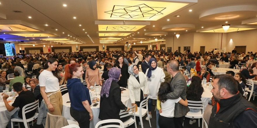 Sincan Belediye Başkanı Ercan çalışanlarla iftarda buluştu