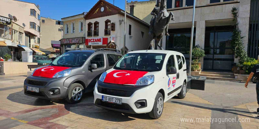 Sındırgı Belediyesi’ne 5 hizmet aracı