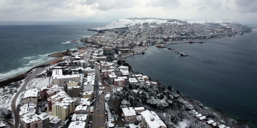 Sinop’ta karla mücadele: Kapalı köy yolu sayısı 5’e düştü