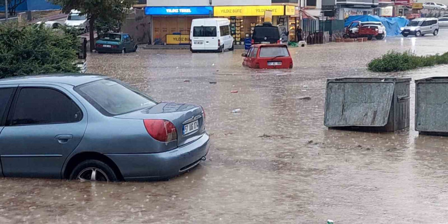 Sinop’ta sağanak yağışı etkili oldu