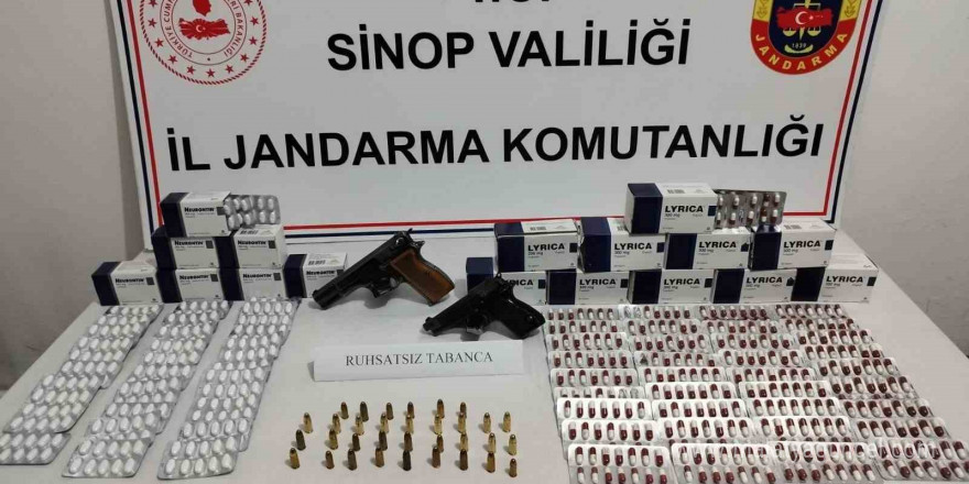 Sinop’ta uyuşturucu hap ve 3 tabanca ele geçirildi