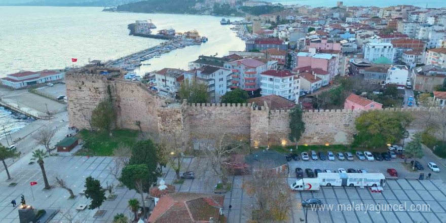 Sinop’un kalesi ve meydanı gün yüzüne çıkarıldı