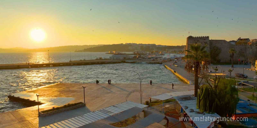 Sinop’un kalesi ve meydanı gün yüzüne çıkarıldı