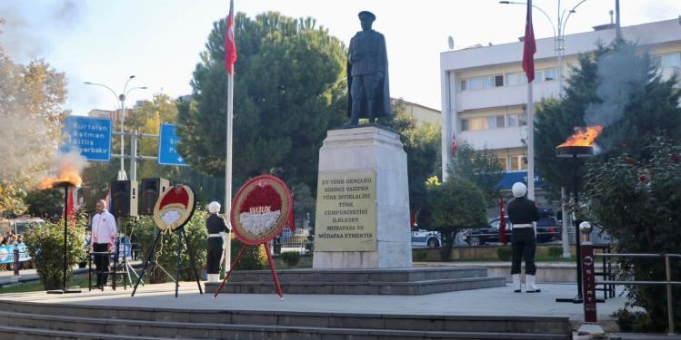 Şırnak ve Siirt’te 10 Kasım Atatürk’ü anma töreni