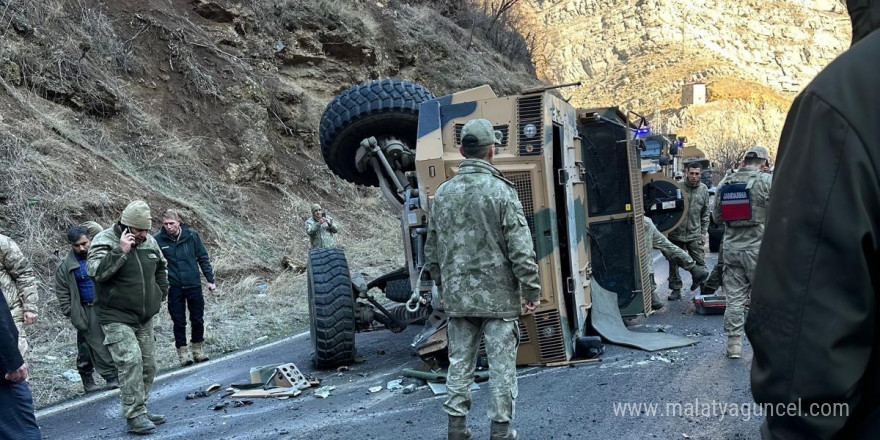 Şırnak’ta askeri araç devrildi: 2 asker yaralı