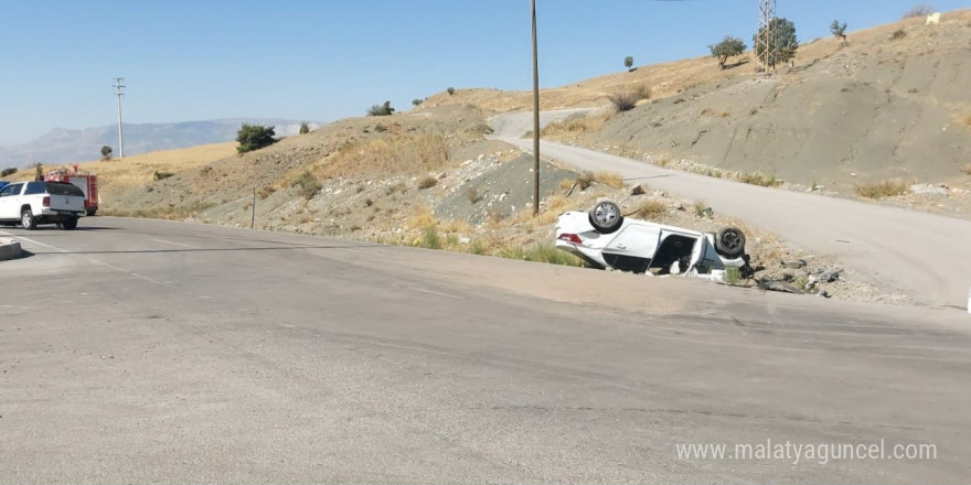 Şırnak’ta kavşakta dönüşü alamayan iki araç çarpıştı: 3 yaralı