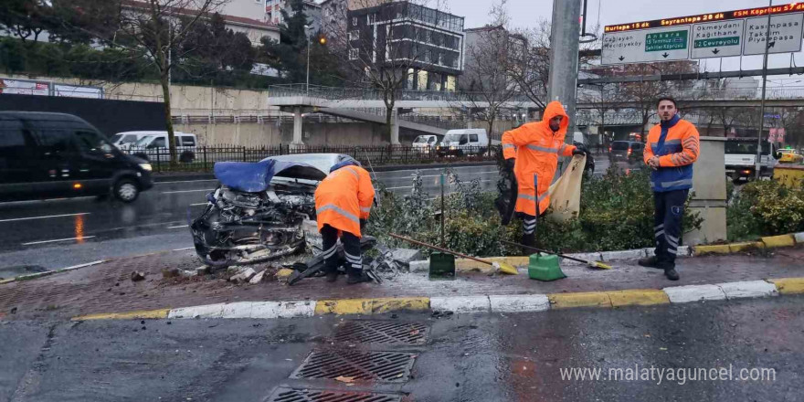 Şişli’de kaza sonrası araçta yangın çıktı: 2 yaralı