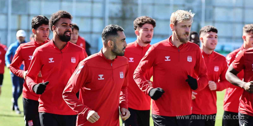 Sivasspor, Adana Demirspor maçının taktiğini çalıştı