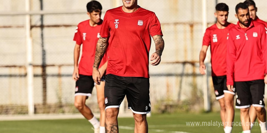 Sivasspor’a Rey Manaj idmanlara başladı