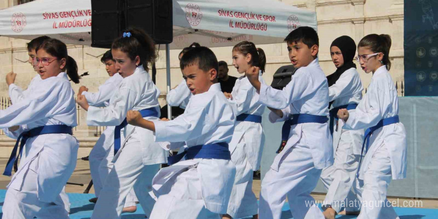 Sivas’ta Amatör Spor Haftası renkli etkinliklerle başladı