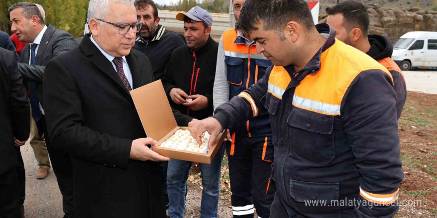 Sivas’ta bağlantı yolları sıcak asfalt kavuşuyor