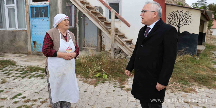 Sivas’ta meydana gelen iki ayrı depremde 12 ev hafif hasar gördü