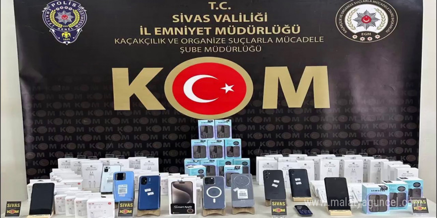 Sivas’ta onlarca kaçak telefon ve aksesuarları ele geçirildi