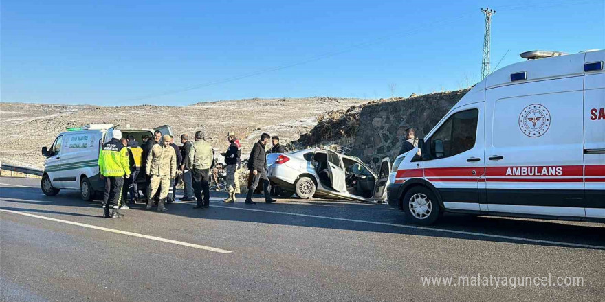 Siverek’te duvara çarpan otomobilin sürücüsü hayatını kaybetti