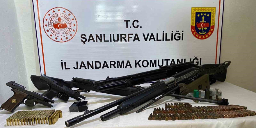 Siverek’te Jandarma ve Emniyetten ortak operasyon: Çok sayıda silah ve uyuşturucu ele geçirildi