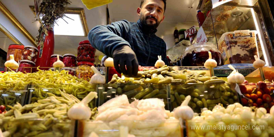 Sofraların vazgeçilmezi tezgâhlardaki yerini aldı