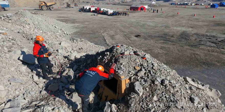 Soma’da maden ocağında gerçeğini aratmayan heyelan tatbikatı