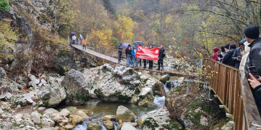 Sonbaharda ayrı bir güzelliğe bürünen Horma Kanyonu, ziyaretçi akınına uğruyor