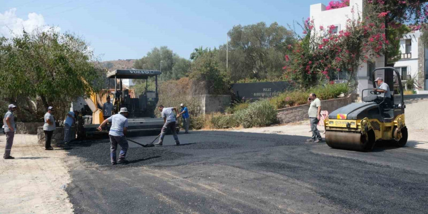 Su hattı değişen caddeye asfaltlama