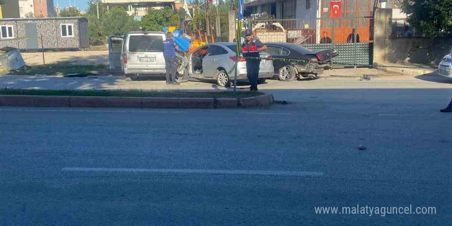 Su meselesi yüzünden otomobiline çarpıp öldüresiye dövdüler