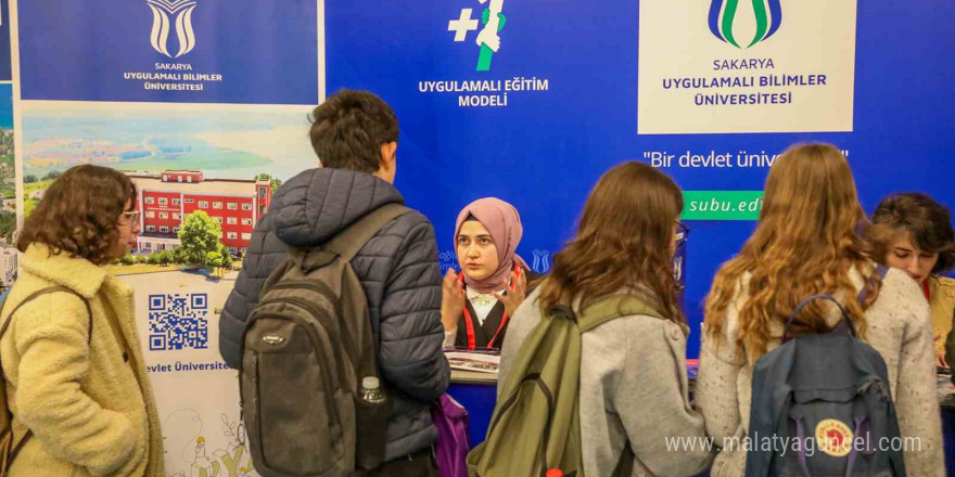 SUBÜ iki şehirde üniversite adaylarıyla buluştu