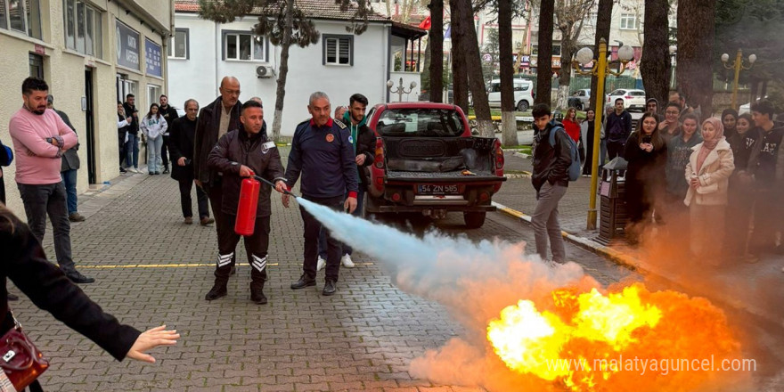 SUBÜ personel ve öğrencilerine yangın eğitimi verildi