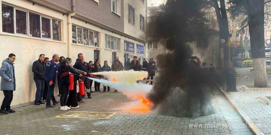 SUBÜ personel ve öğrencilerine yangın eğitimi verildi