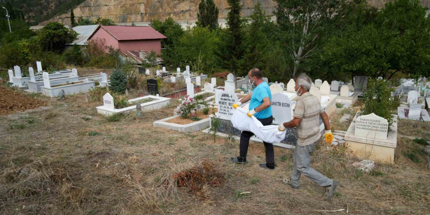 Sular altında kalan mezarlar taşınıyor