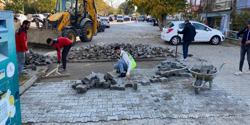 Süleymanpaşa’da olumsuz hava şartlarına rağmen yol çalışmaları devam ediyor