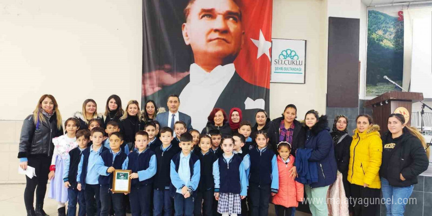 Sultandağlı velilerden Darüşşafaka’ya anlamlı bağış