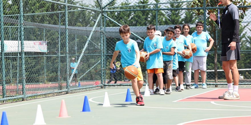 Sultangazi Belediyesi’nden genç sporculara yaz spor okulu