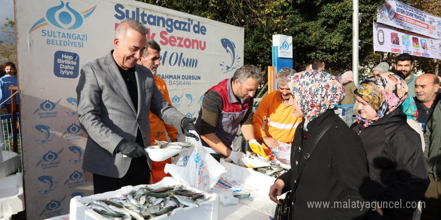 Sultangazi Belediyesi’nden ücretsiz balık dağıtımı