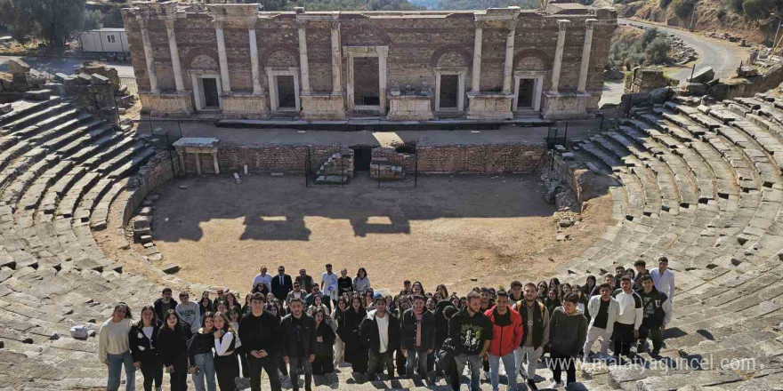 Sultanhisar’da öğrencilerden tarihi gezi