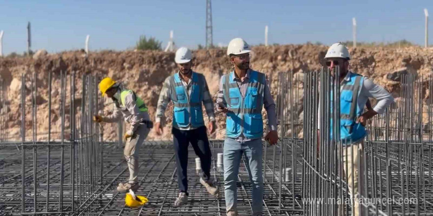 Suriye sınırında deprem konutları yükseliyor