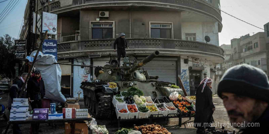 Suriyeli esnaf Esad’ın bomba yağdırdığı tankı manav tezgahına çevirdi