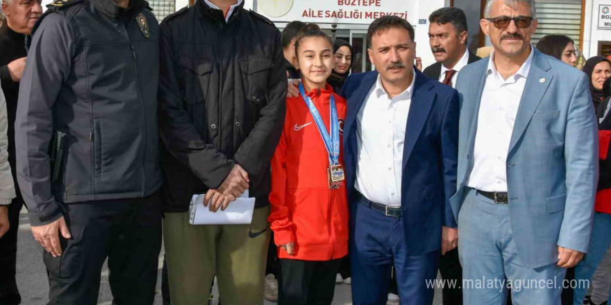 Taekwondo İl Temsilcisi Şimşek’ten Çiçek ve Aydın’a teşekkür