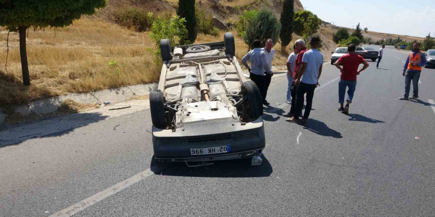 Takla atan otomobilin sürücüsü yaralandı