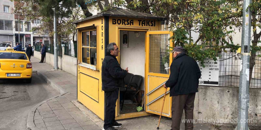 Taksiciden durak camını kıran magandalara tepki