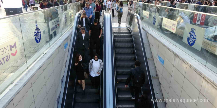 Taksim Metrosu’nda yürüyen merdiven çilesi