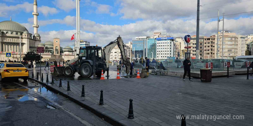 Taksim’i su bastı, vatandaşlar yürümekte güçlük çekti