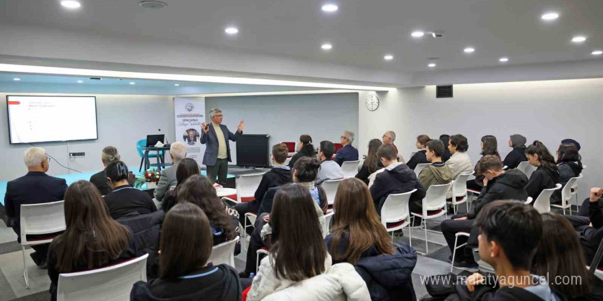 Talas’ın yazar okulu seminerlerinde bu hafta Ahmet Sıvacı konuk olacak