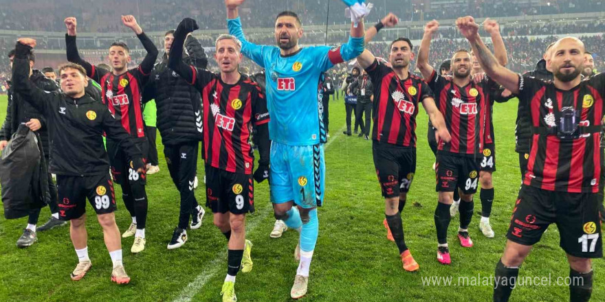 Taraftarıyla rekor kıran Eskişehirspor, liderlik koltuğuna oturdu