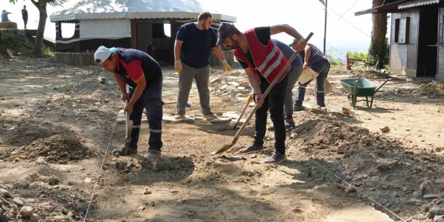 Tarihi gün yüzüne belediye çalışanları çıkartıyor