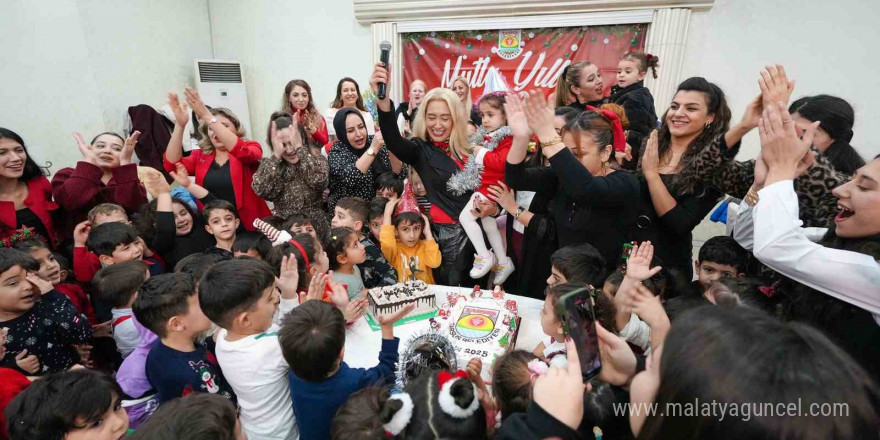 Tarsus’ta çocuklar yeni yıla ’merhaba’ dedi